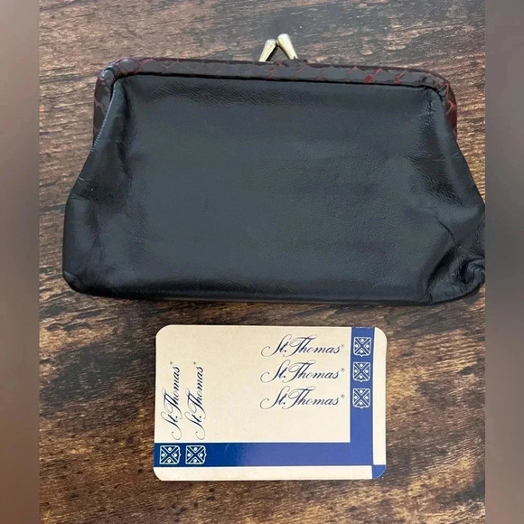 VINTAGE: St. Thomas | coin purse. - Picture 1 of 12